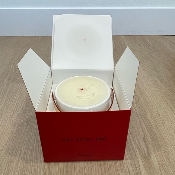 The Louis Vuitton | (RED) candle | Full Size | RARE | Authentic | Never Used - Picture 3 of 7